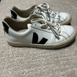 Veja size 6 36